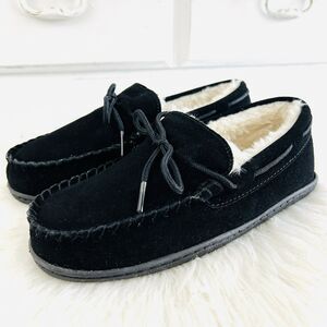 Monroe & Main Black Suede Faux Fur Lined Super Soft Comfy Moccasins Womens Sz 7